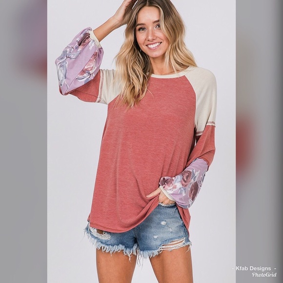 Tops - 🥰LAST 1! Color Block Bubble Sleeve Tunic! 💐